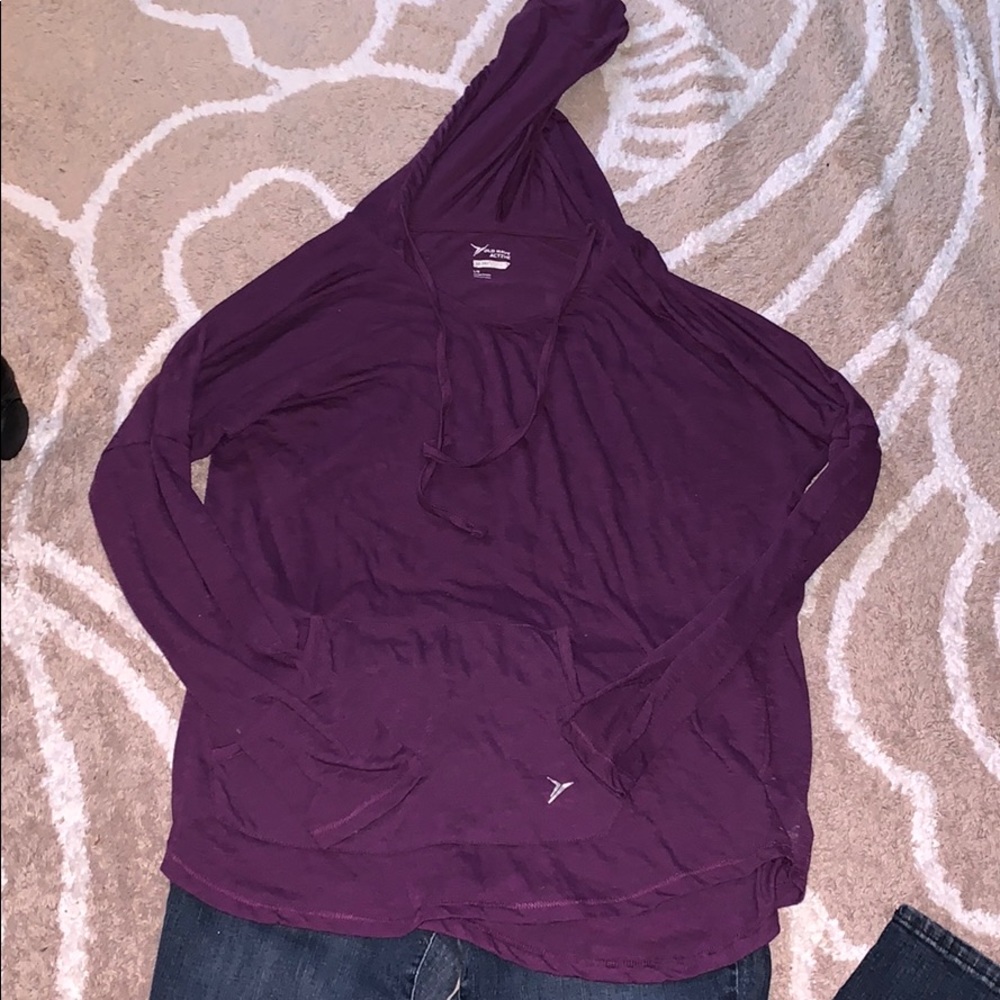Light weight pullover